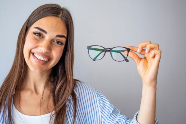 LASIK vs Glasses: Pros and Cons featured image